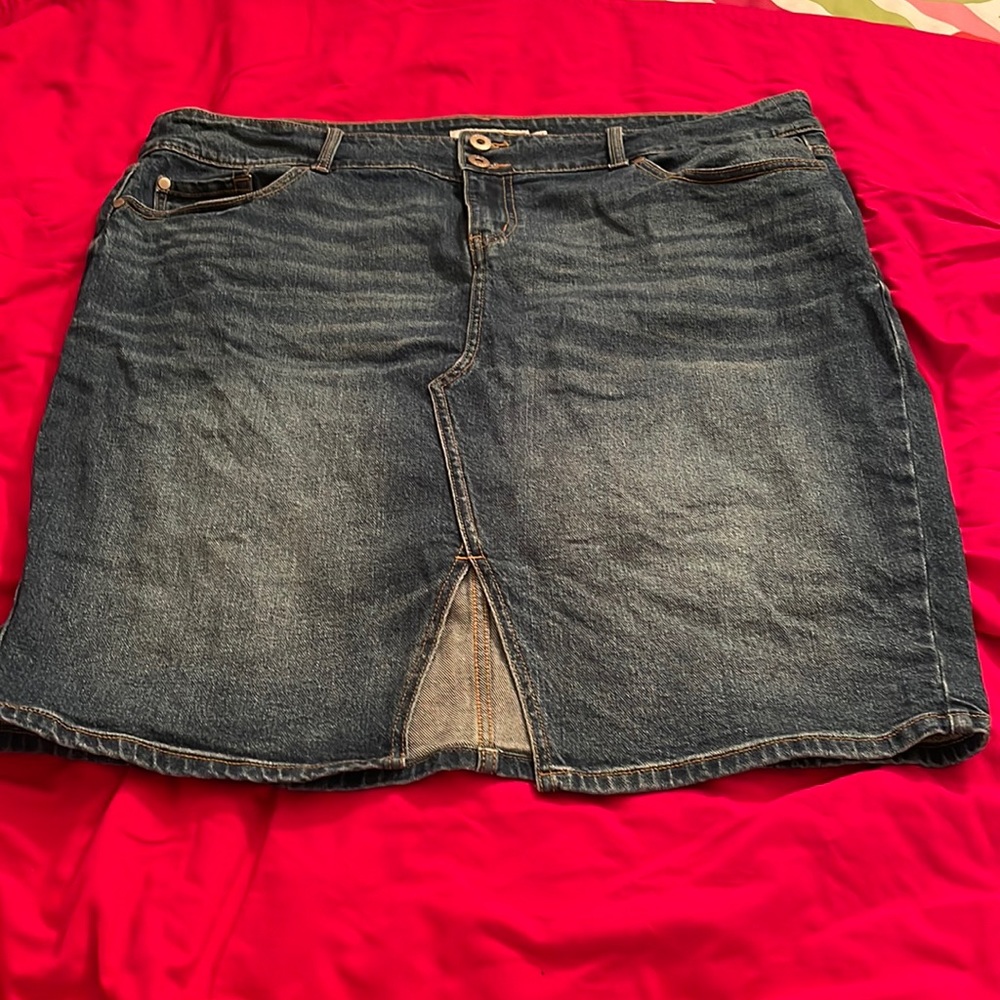 🔴 Torrid Denim Slit Front Pencil Skirt - Medium Wash 22